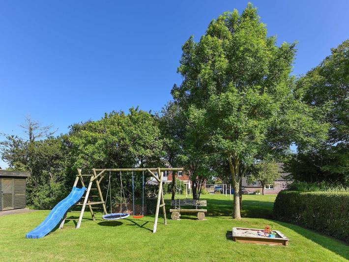 Ferienwohnung für 7 Personen, mit Garten und Balkon, kinderfreundlich in Neuharlingersiel - 4