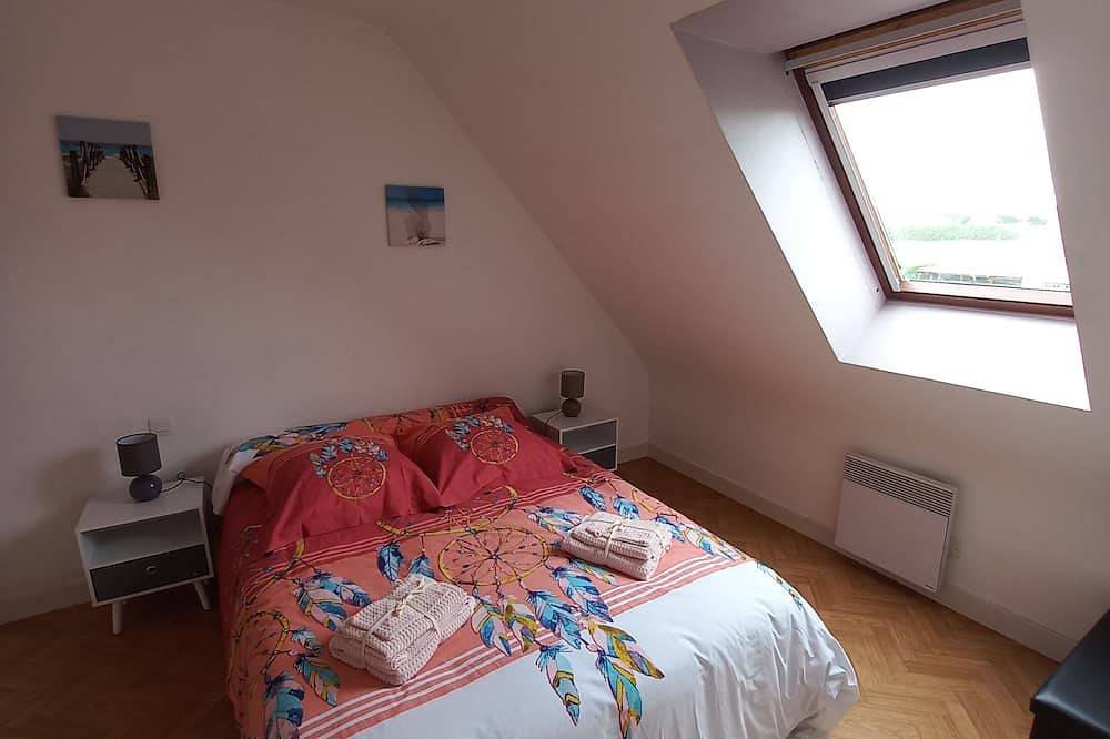 Vacation home 300m from Grève Blanche beach in Plouguerneau, Brest region