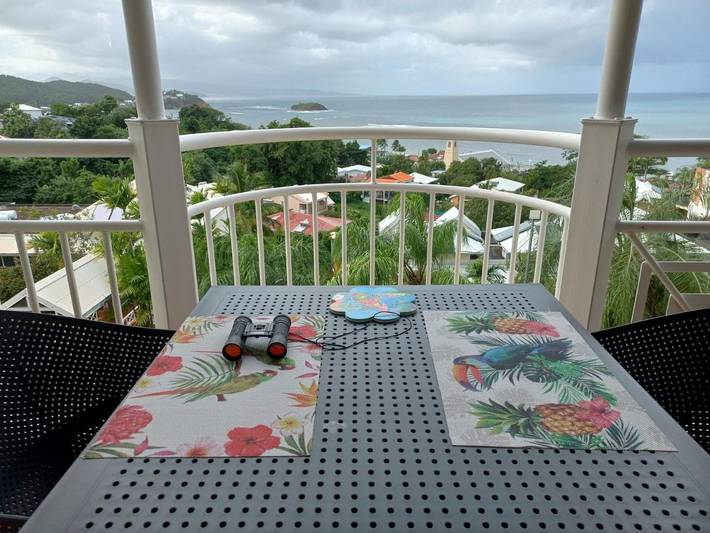 Appartement de vacances pour 4 personnes, avec piscine ainsi que balcon et vue