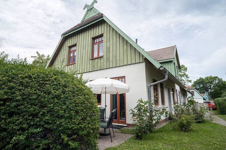Ferienhaus für 3 Personen, mit Terrasse und Garten in Wustrow