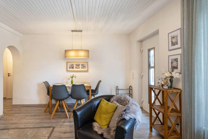 Ganze Wohnung, Diemelseeholiday romantische Fewo mit Terrasse im Sauerland Nähe Willingen Winterberg in Diemelsee, die Mittelgebirge