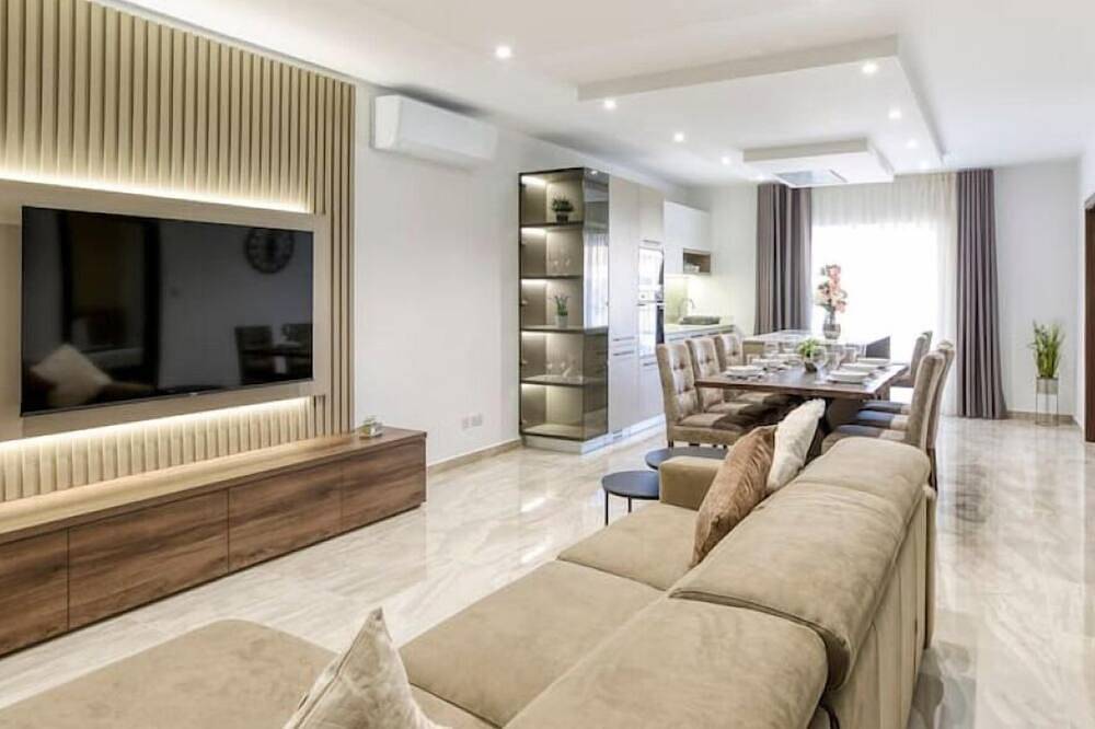 Apartamento inteiro, Luxurious, spacious fully equipped home in Swieqi in San Giljan, Ilha de Malta