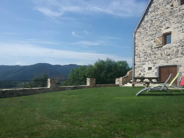 Vakantiehuis voor 12 personen, met tuin, kindvriendelijk in de Auvergne