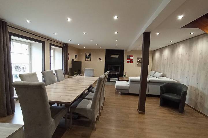 Location de vacances pour 10 personnes à Saint-Étienne-du-Bois