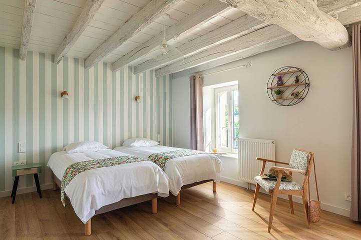 Location de vacances pour 14 personnes, avec jardin à Le Grand-Bourg - 2