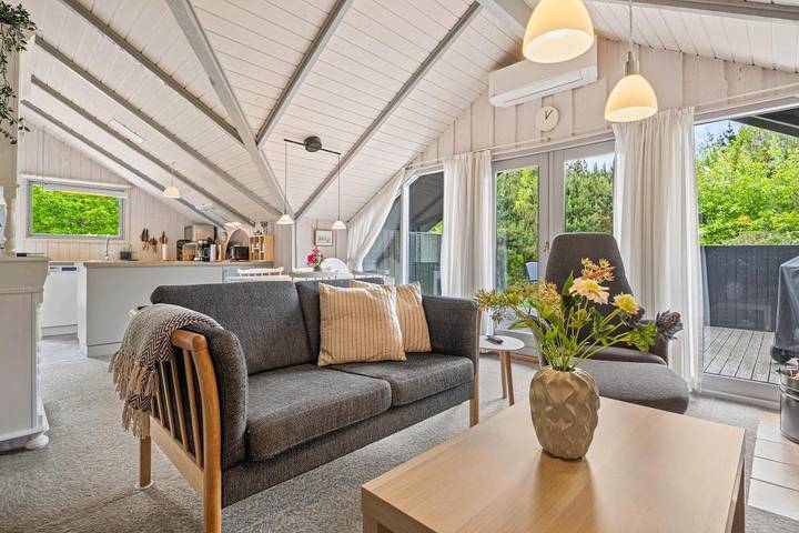 Gemütliches Ferienhaus mit Kamin für 4 Personen und 2 Hunde in Nørre Nebel, Varde