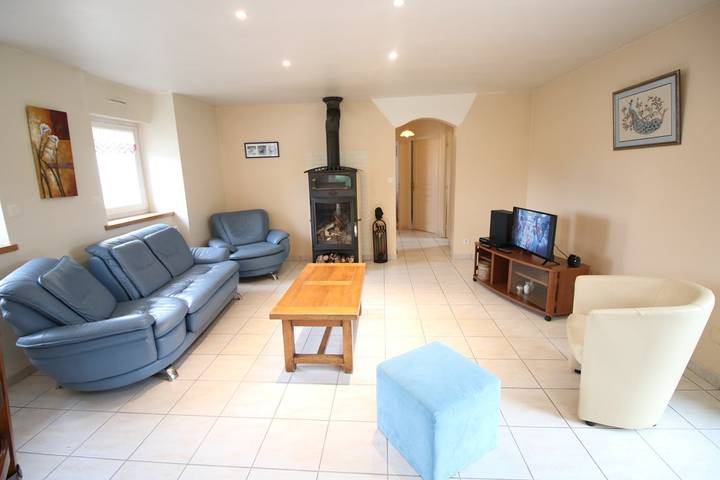 Gîte pour 10 personnes, avec jardin et terrasse à Plogonnec - 3