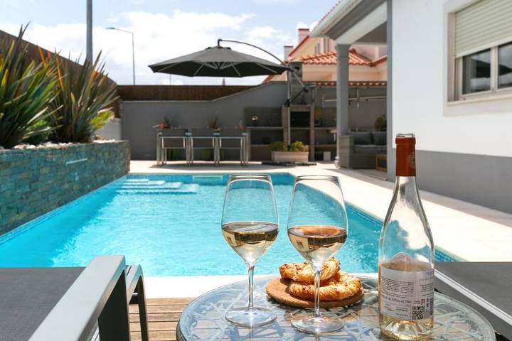 Casa de férias para 6 pessoas, com varanda e piscina em Óbidos
