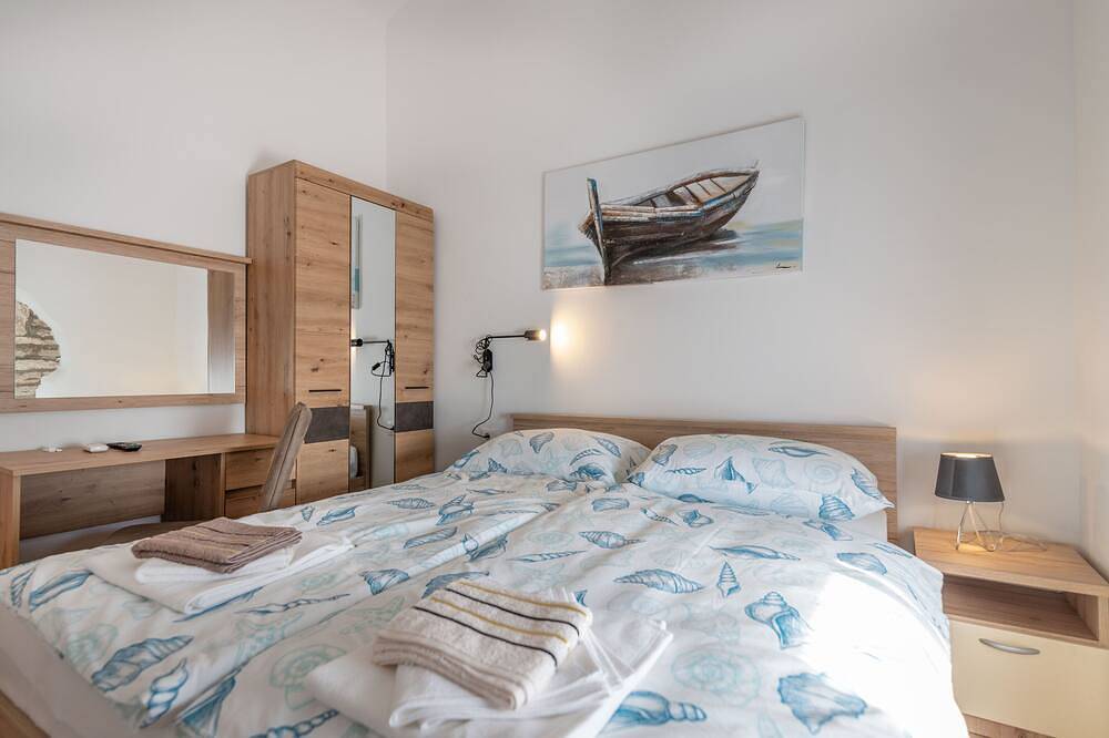 Rückzugsort am Meer mit Pool, nur Wenige Minuten vom Strand Entfernt in Raša, Côte Est de l'Istrie