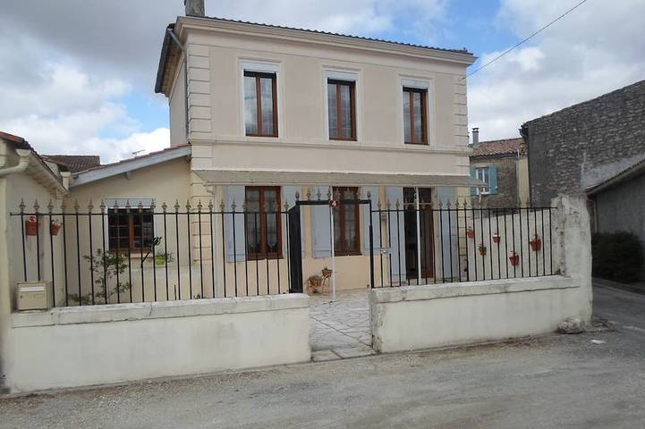 Location de vacances pour 8 personnes, avec Jardin à Saint-Seurin-de-Cadourne