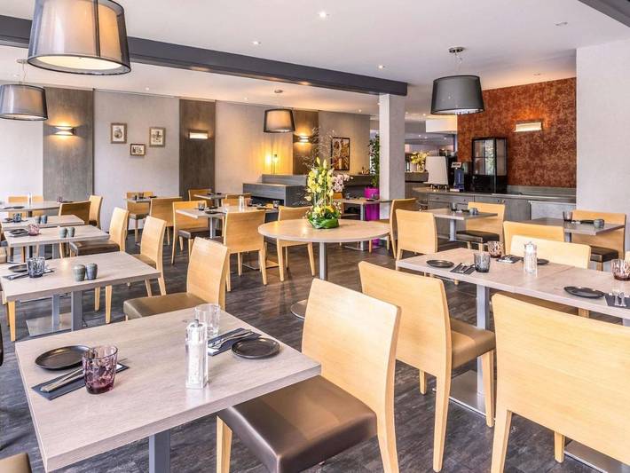 Hôtel pour 2 personnes, avec Terrasse et Jardin ainsi que Piscine et Vue à Ostwald - 3
