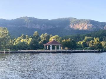 Log Cabin for 5 Guests in Rutherford County, Picture 2