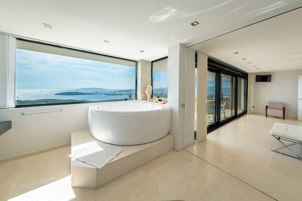 Villa Hilltop in Cap Martinet, Santa Eulària des Riu