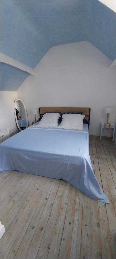 Chambre bleue avec accès plage in Bourges, Région de Bourges