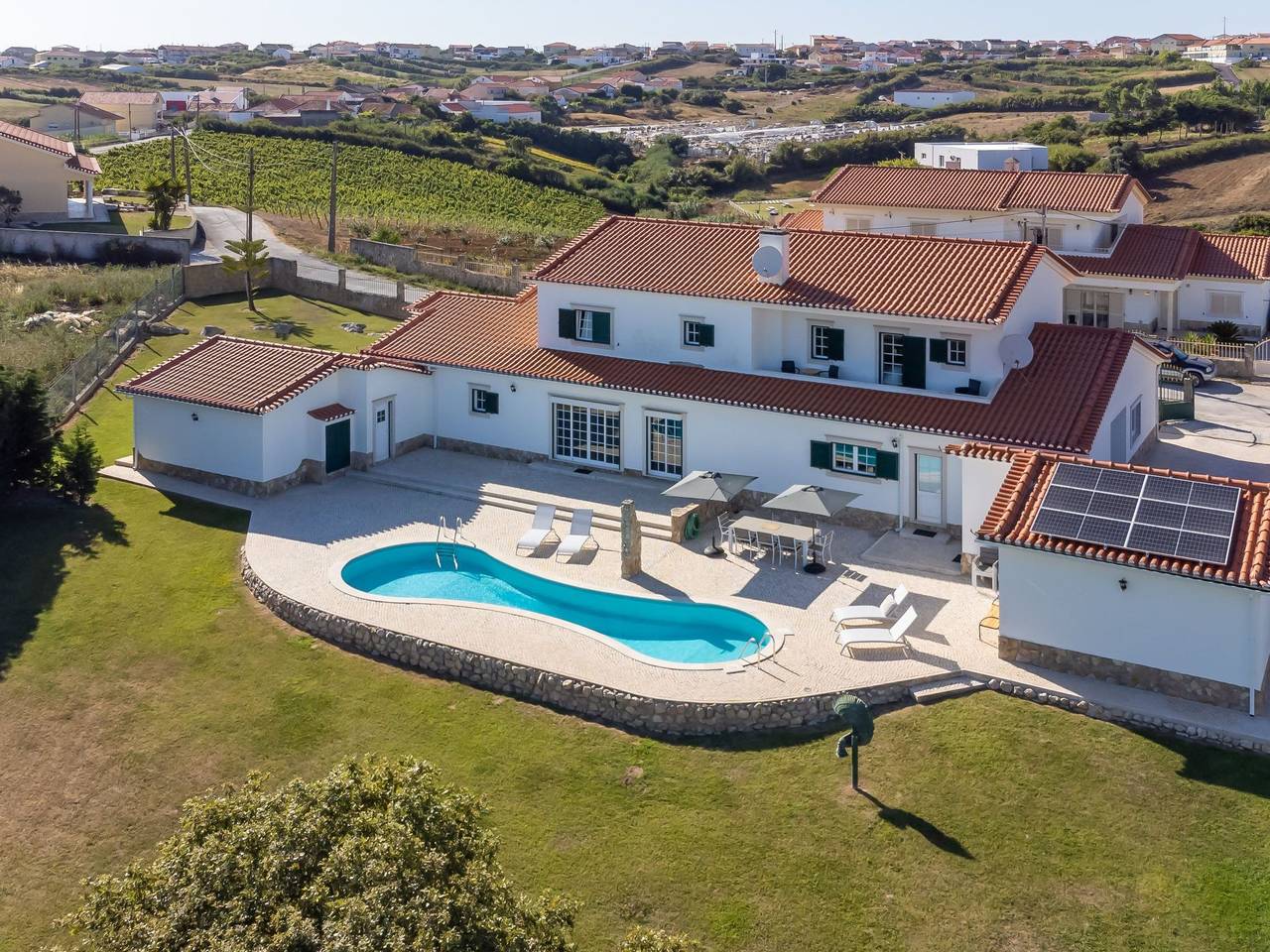 Villa Casa Branca I Geräumiger Rückzugsort für 12p in Ribamar, Lissabon Distrikt
