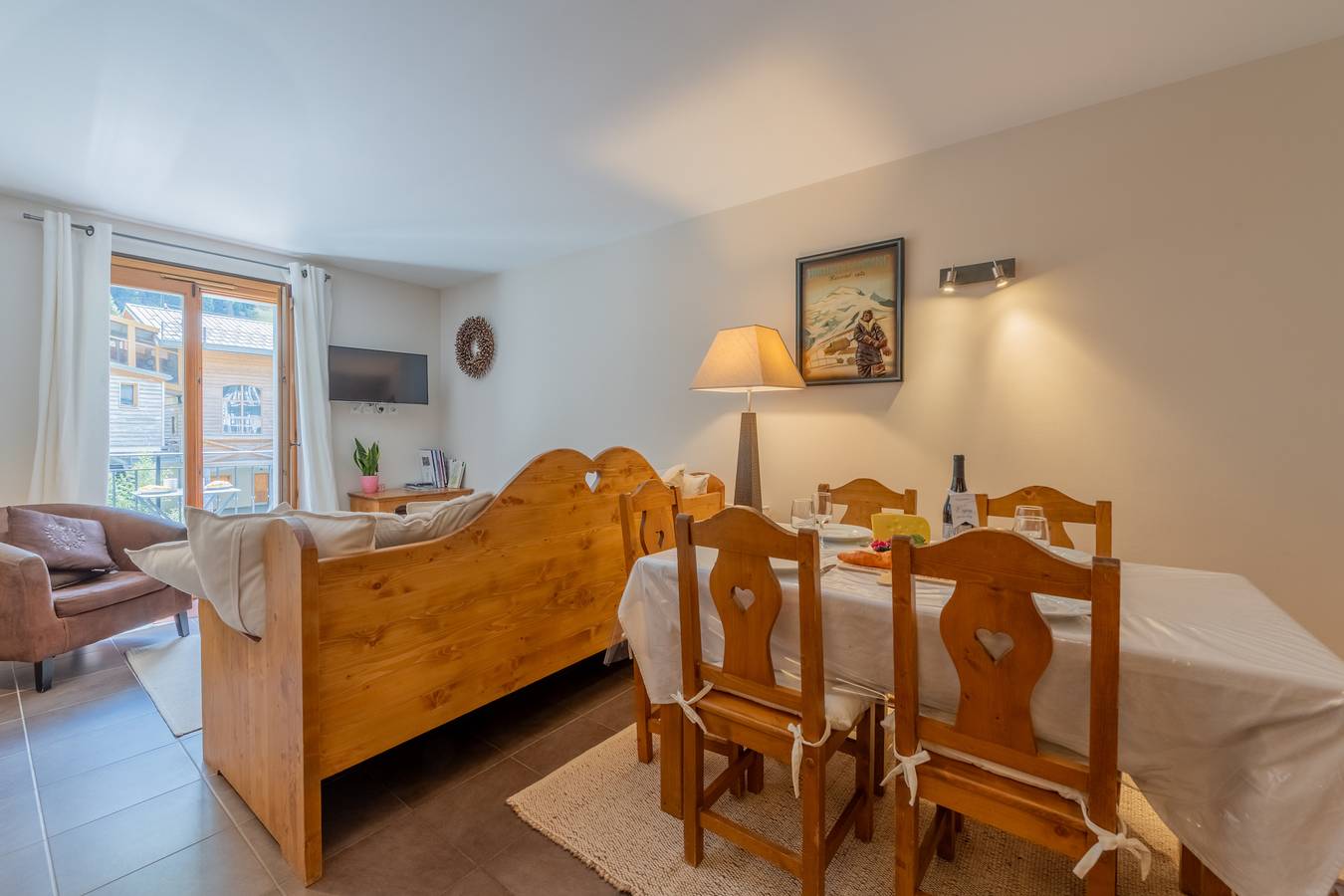 Ganze Wohnung, Wohnung mit Bergblick, Pool und Parkplatz in Vallorcine, Region Bonneville