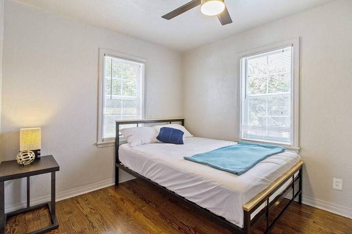 Vacation rental for 2 people, with yard, with pets in Oklahoma City