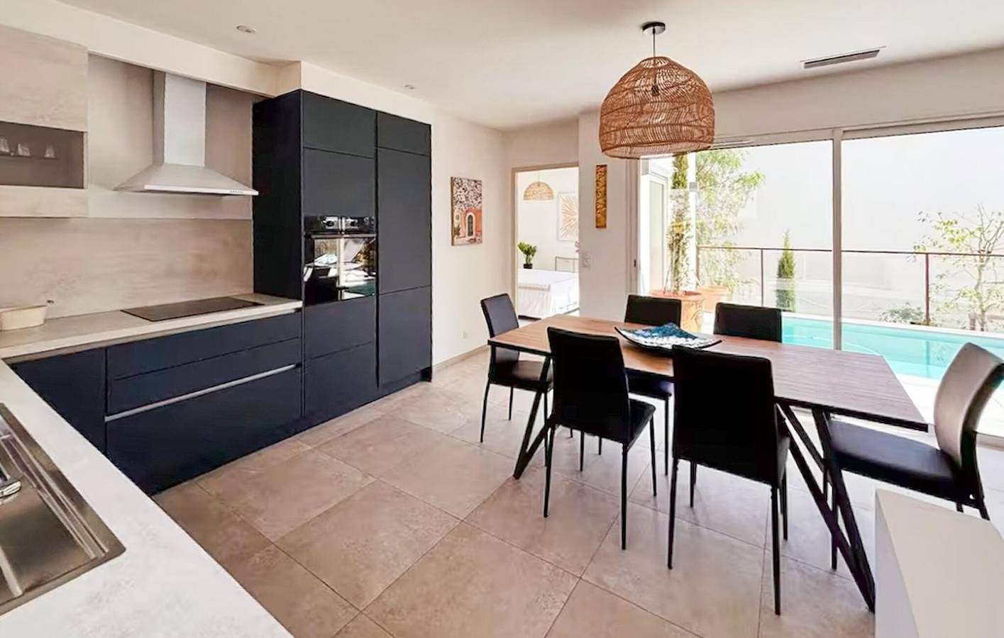 Appartement confortable avec piscine et Wifi, près d'ADOR Primeur Taste Castanet in Nîmes, Région de Nîmes