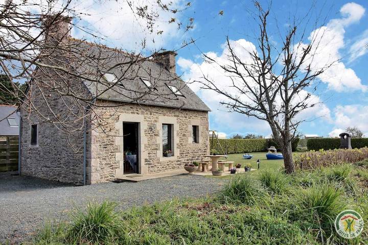 Gîte pour 4 personnes, avec Terrasse et Jardin à Ploubazlanec