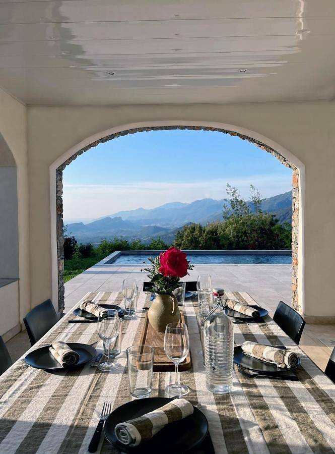 Location de vacances pour 14 personnes, avec sauna et jardin ainsi que vue et piscine, adapté aux familles à Vallecalle - 3