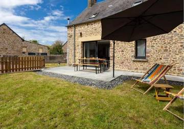Gîte pour 5 personnes, avec vue et jardin, adapté aux familles à Créances
