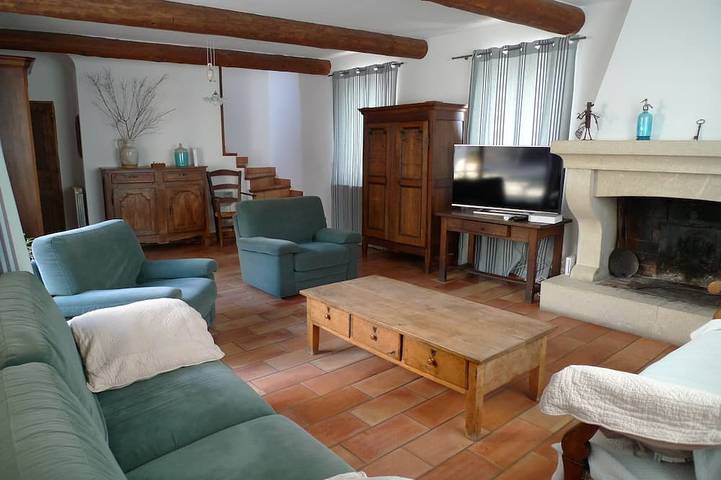 Location de vacances pour 4 personnes, avec piscine ainsi que jardin et terrasse à Lacoste - 4