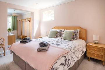 Holiday Home for 4 People in Holt, Norfolk, Photo 2