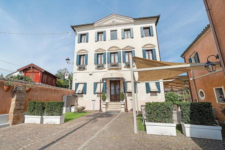 Camera 'Villa Goetzen - Singola' con Wi-Fi e aria condizionata in Dolo, Provincia di Venezia