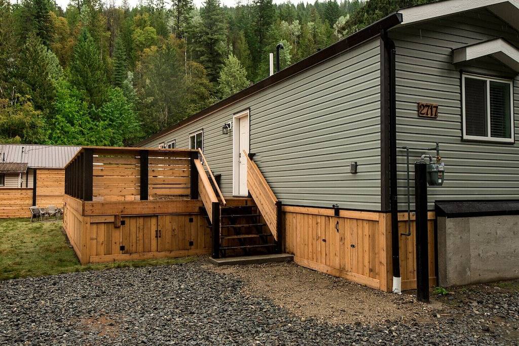 C & C Home -Neue Landschaftsgestaltung! Neue Bilder!! in Nelson (Britisch-Kolumbien), Whitewater Ski Resort