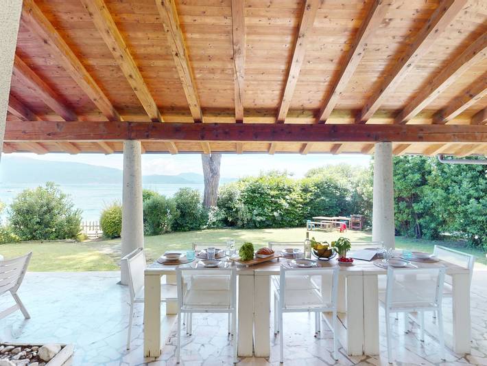Villa für 6 Personen, mit Seeblick und Garten