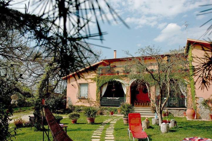 Location de vacances pour 10 personnes, avec Balcon et Terrasse ainsi que Jardin et Piscine à Giove - 4