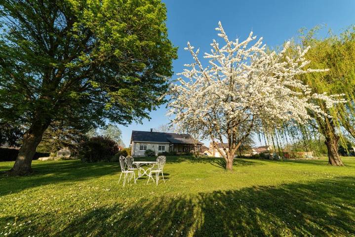 Chambre d’hôte pour 2 personnes, avec jardin et vue, animaux acceptés à Teloché