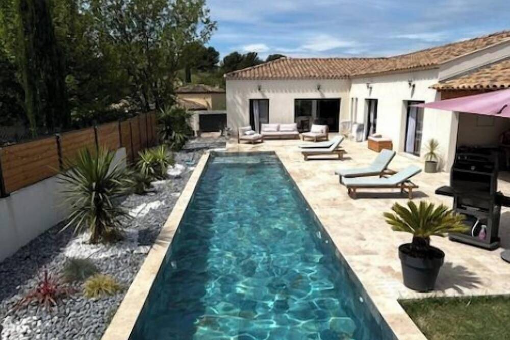 Charming renovated country house with swimming pool and landscaped garden in Marignane, Istres region