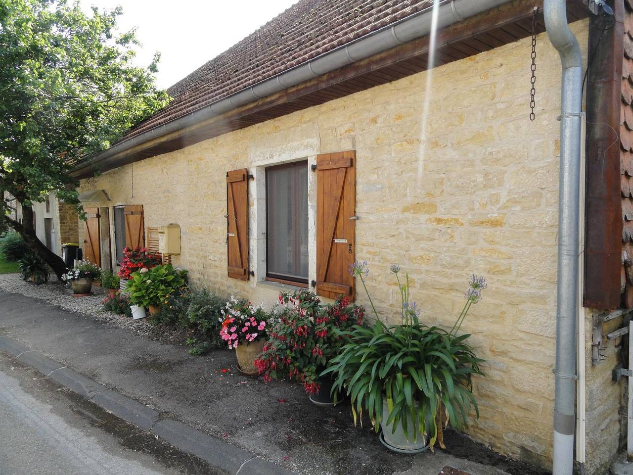 Gîte for 5 people with garden in Doubs