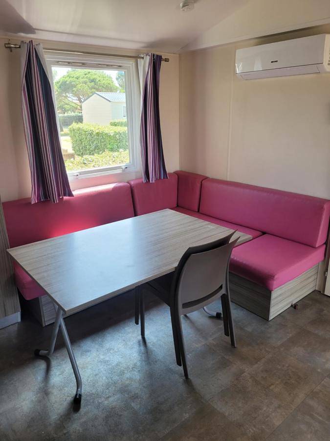 Camping pour 6 personnes, avec bassin pour enfant ainsi que piscine et terrasse à Port-la-Nouvelle - 4