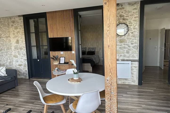Appartement entier, Vermeer, Neuf 50m2, 4m50 de loggia in Auch, Gers