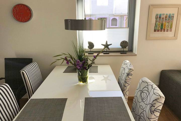 Ganze Wohnung, Großzügiges 3-Zimmer-Appartement mit Terrasse und Garten in Wenningstedt in Wenningstedt, Sylt