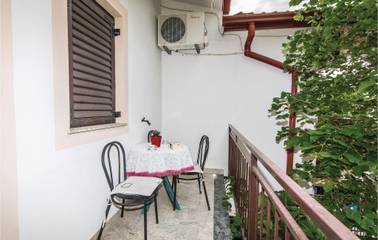 Appartement voor 9 Personen in Stari Grad, Velebit Nature Park, Afbeelding 3
