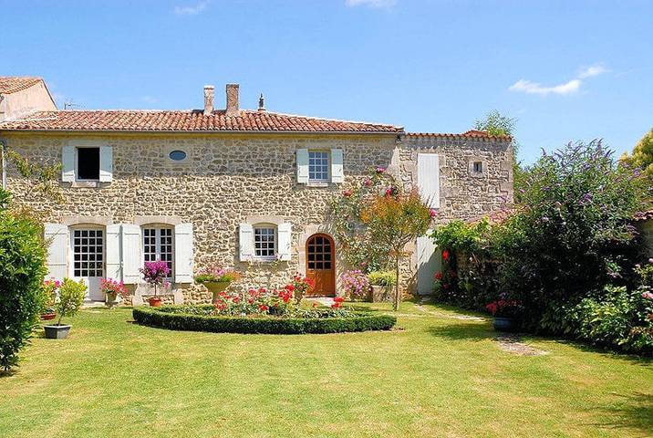 Chambre d’hôte pour 2 personnes, avec jardin à Archingeay
