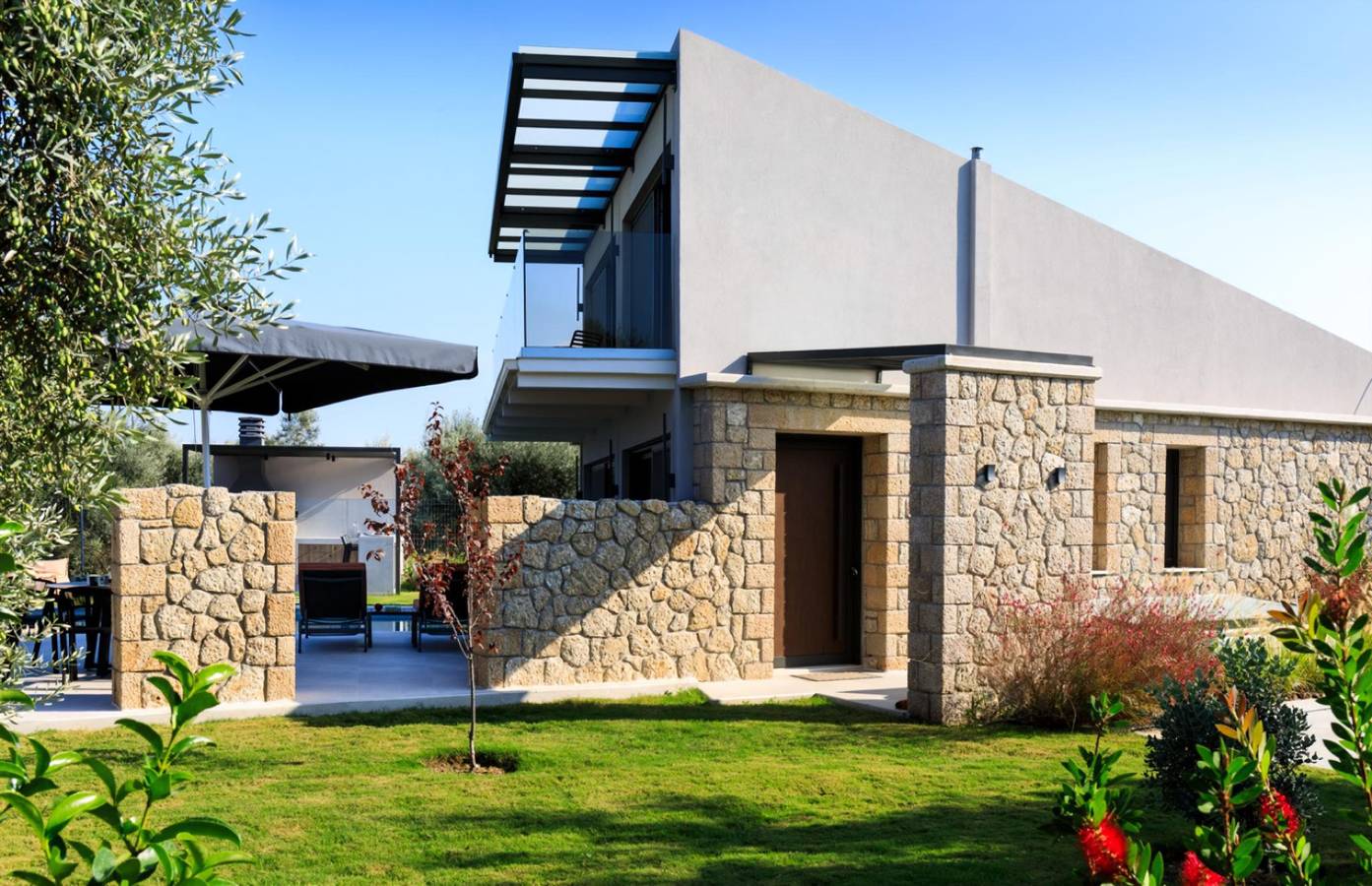 Stylish Contemporary Villa with Gardens and Pool near Beaches and Tavernas in Ligia, Grèce