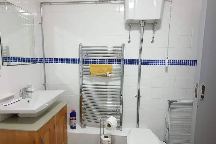 Entire apartment, Grace Apartments - Living Waters 1 in Ashford, Ashford region