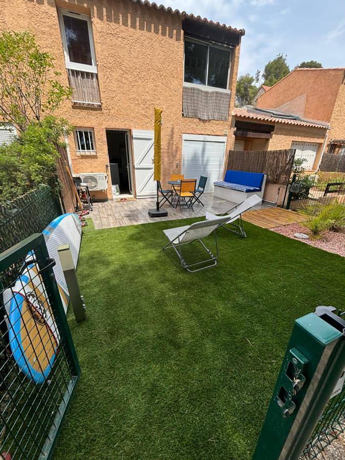 Appartement entier, One-Bedroom Apartment in Carry-le-Rouet, Côte méditerranéenne (France)
