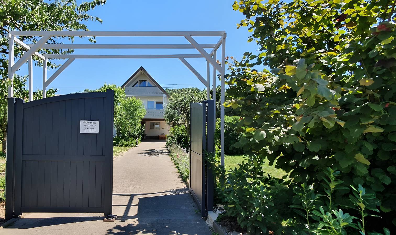 Ganzes Studio, Studio 'Clematis' mit Gemeinschaftsgarten, Balkon und Wi-Fi in Oberrotweil, Vogtsburg im Kaiserstuhl
