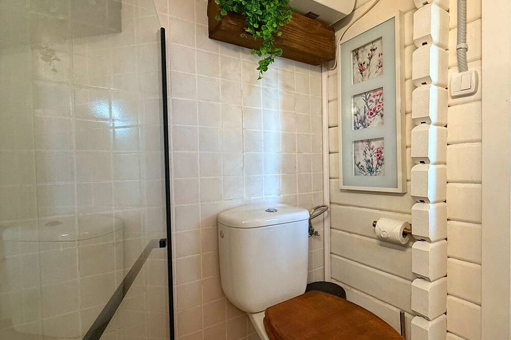 Charming mini house in Seville with jacuzzi in Las Pajanosas, Guillena
