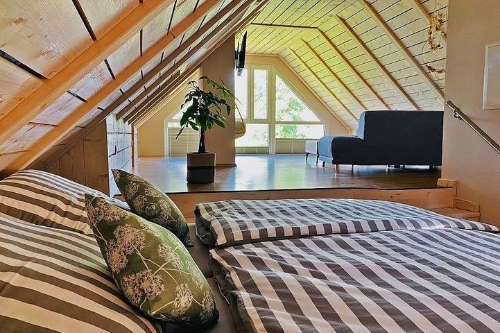 Ferienwohnung für 5 Personen, mit Balkon und Garten sowie Sauna