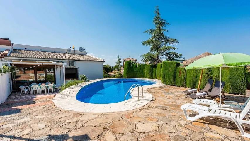 Casa rural para 8 personas, con piscina y terraza en Monachil