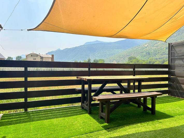 Apartamento de vacaciones para 4 personas, con balcón y vistas en Pallars Sobirà
