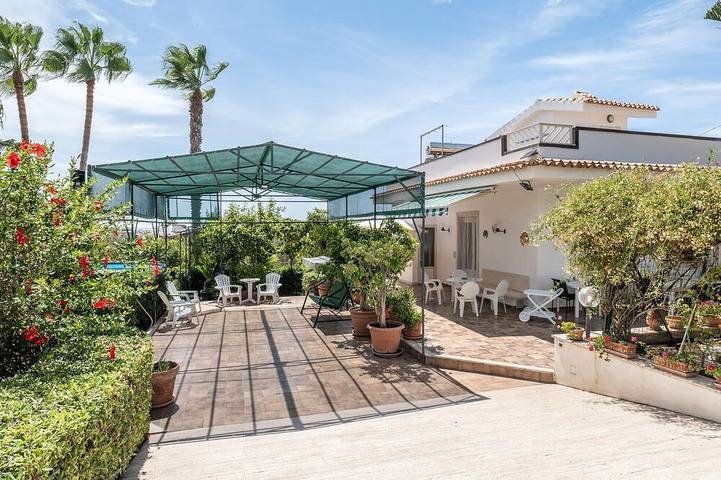Casa vacanza per 10 persone, con giardino - 1