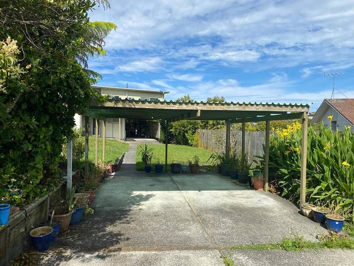 Ruhige Gästezimmer in Browns Bay mit Blick auf den Garten in Auckland, Auckland Council