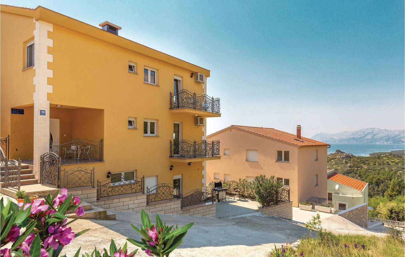 Cały apartament wypoczynkowy, Apartament wakacyjny dla 2 osób z taras in Krvavica, Riwiera Makarska